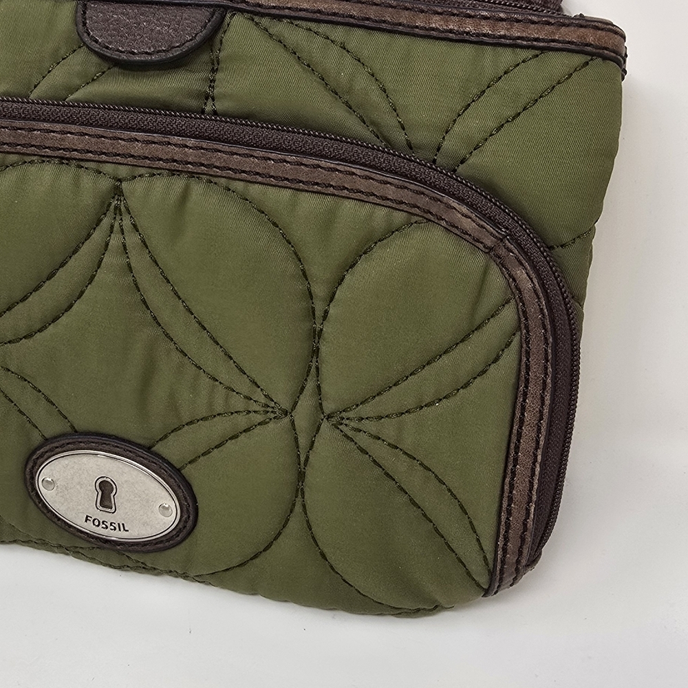 Fossil key per olive green nylon quilted floral stiching crossbody purse bag - Picture 4 of 9